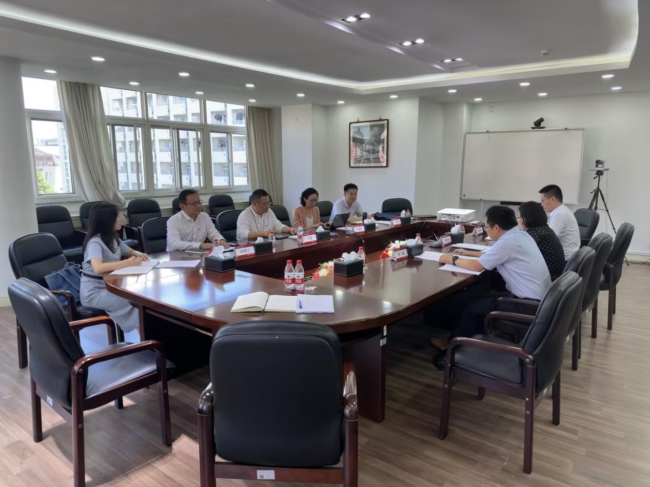 太阳成tyc7111cc召开学习贯彻习近平新时代中国特色社会主义思想主题教育专题民主生活会 图片1.jpg