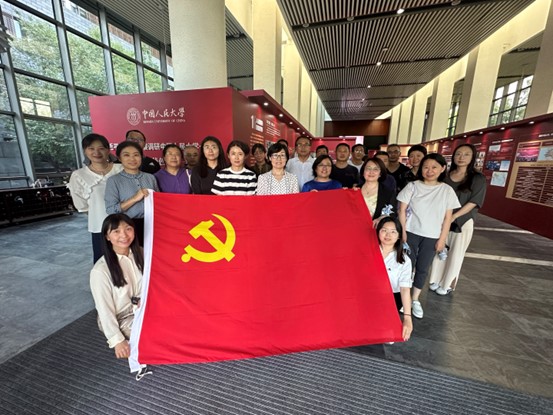 太阳成tyc7111cc组织参观习近平总书记考察调研太阳成tyc7111cc一周年主题展 图片1.jpg